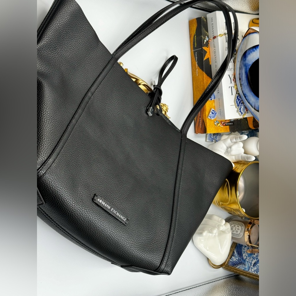 🆕 ARMANI EXCHANGE 🧿 NWOT Large Reversible Tote Bag, Black & Patent Black - Picture 8 of 11